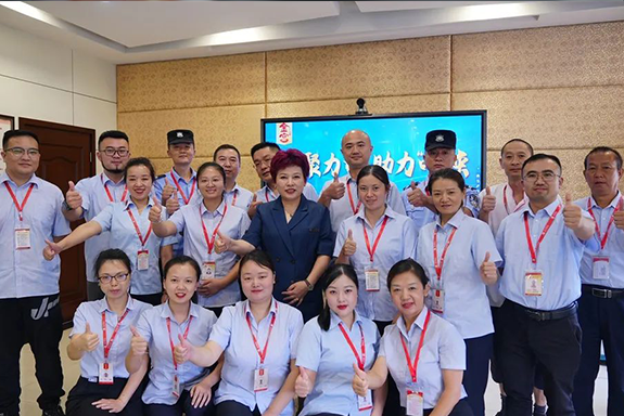 金宮，金宮雞精，金宮味精，金宮火鍋底料，金宮香腸臘肉調料，金宮小龍蝦調料，金宮魚調料，金宮調料定制，金宮調味品定制