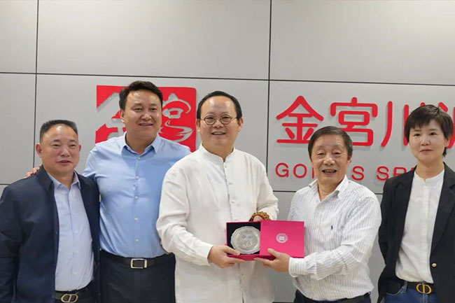 金宮，金宮雞精，金宮味精，金宮火鍋底料，金宮香腸臘肉調料，金宮小龍蝦調料，金宮魚調料，金宮調料定制，金宮調味品定制