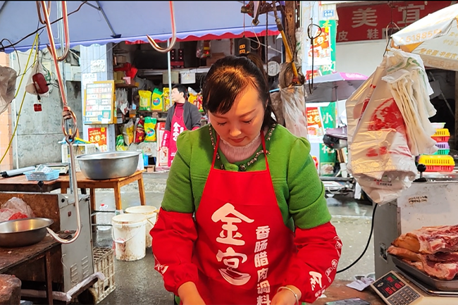 勤勞延續家族，美味傳遞幸福——專訪樂山肉鋪老板尋常的一天